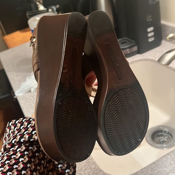 Tan wedge sandals - Picture 5 of 5